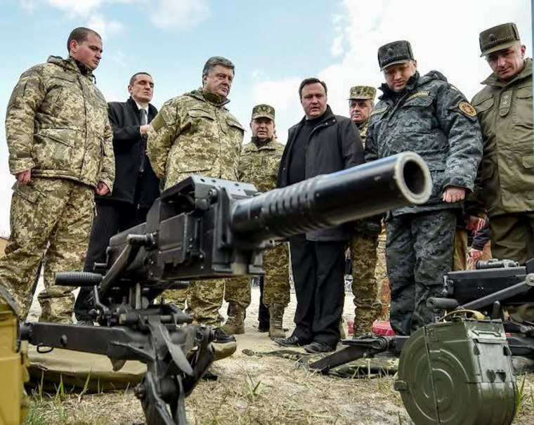 Президент Украины Петр Порошенко максимально воинственно настроен по отношению к России