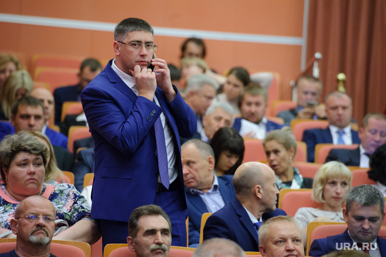 В конце прошлой недели губернатор Евгений Куйвашев встретился с новыми депутатами муниципальных дум. И хотя представительство единороссов выросло, но к некоторым городам есть большие вопросы