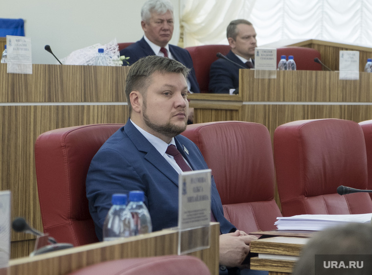 Из новых депутатов на заседание явился только Василий Степанов