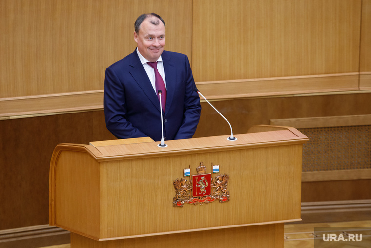 Отсутствие вопросов от депутатов заставило улыбнуться даже одного из кандидатов на пост первого вице-губернатора, Алексея Орлова
