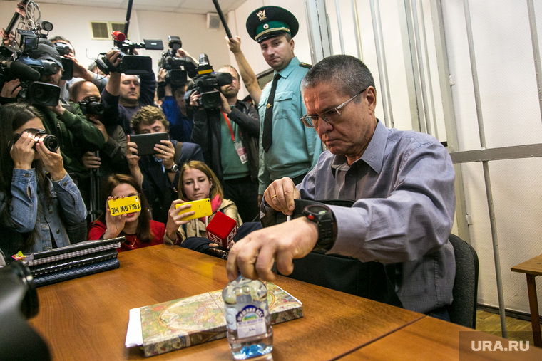 Экс-глава МЭР Алексей Улюкаев остается самым крупным федеральным чиновником, обвиняемым в коррупции