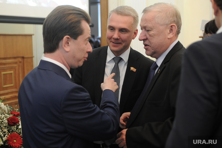 Владимир Бурматов (слева) намерен побороться за челябинские райсоветы