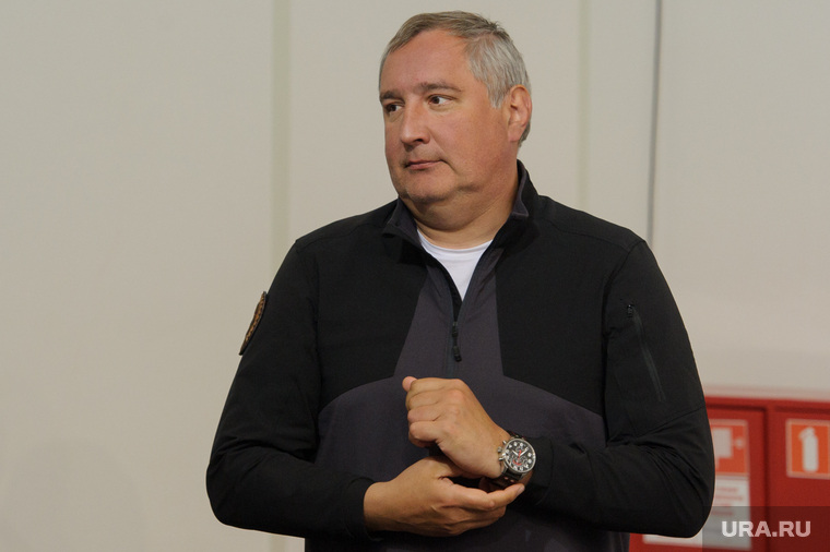 Вице-премьер Дмитрий Рогозин пообещал вернуть выставку вооружения в Нижний Тагил — это укрепило Свердловскую область