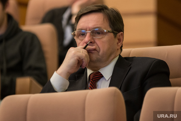 Виктор Гришин заверяет, что устал сидеть в кресле мэра и обиды на комбинат у него никакой нет