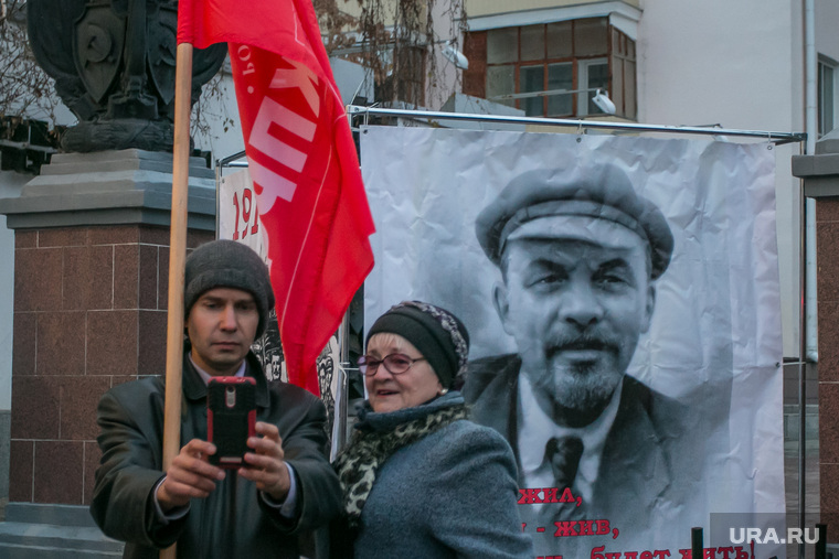 В начале 2017 года «элитные пенсии» хотели отменить в Бурятии. Там с этой инициативой выступали местные коммунисты