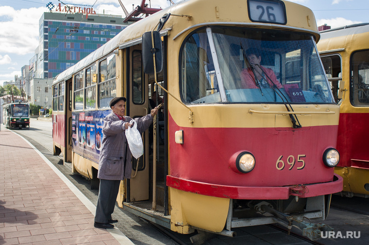 Старков обещает, что старые трамваи модернизируют до неузнаваемости