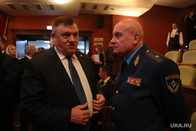 Главе Ишима Федору Шишкину (слева) есть что обсудить с главой ГУ МЧС Юрием Алехиным. Два года подряд Ишим накрывало сильнейшим наводнением