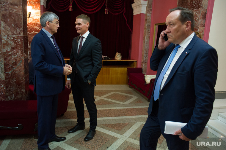 Больше, чем коллеге Соболеву (в середине), повезло министру Трофимову (справа). О его будущем — позитивные слухи