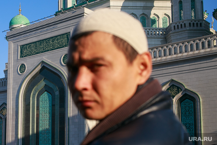 Мусульмане не в первый раз пытаются наказать россиян за неуважение традиций