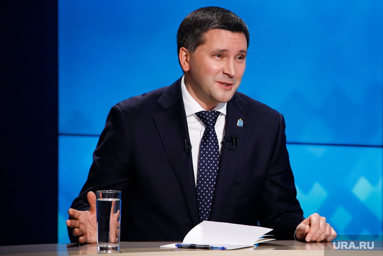 Глава Ямала Дмитрий Кобылкин не уступает лидерство в арктической гонке