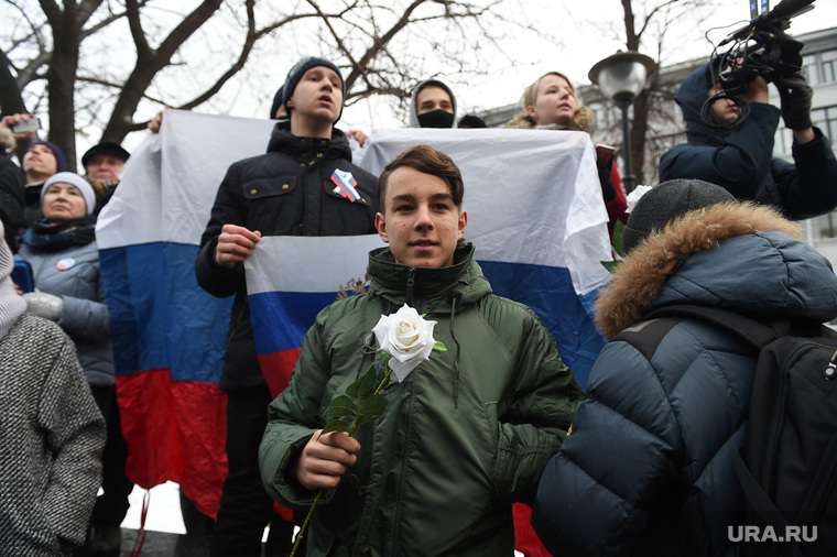 Молодежь все меньше и меньше поддерживает Алексея Навального, считают эксперты