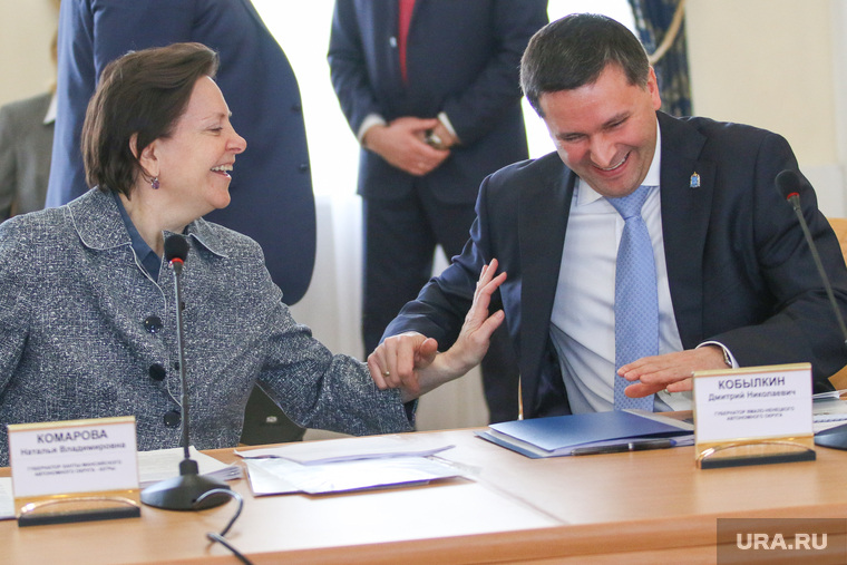 Губернаторы Дмитрий Кобылкин и Наталья Комарова на заседании совета безопасности в Зауралье
