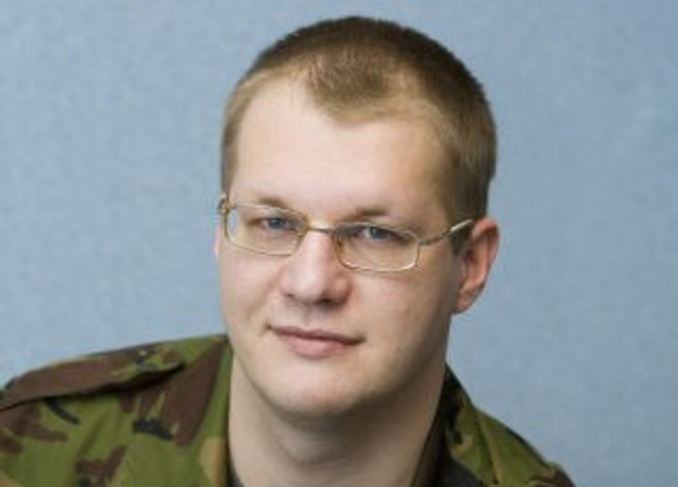В составе батальона специального назначения Эдуард Логинов принимал участие в боевых действиях на Северном Кавказе в «Первую чеченскую»