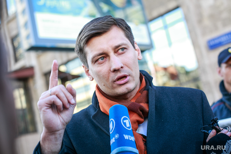 На пятки Навальному наступают молодые оппозиционеры. Например, победитель муниципальной кампании осени 2017 года Дмитрий Гудков
