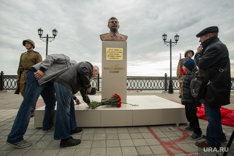 В России продолжают «накачивать культ Сталина», отмечают историки