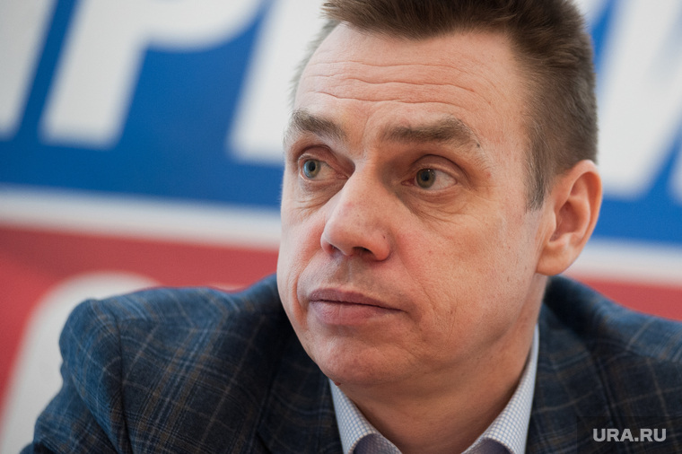 Сергей Воронин считает себя аполитичным, однако является сторонником «Единой России»