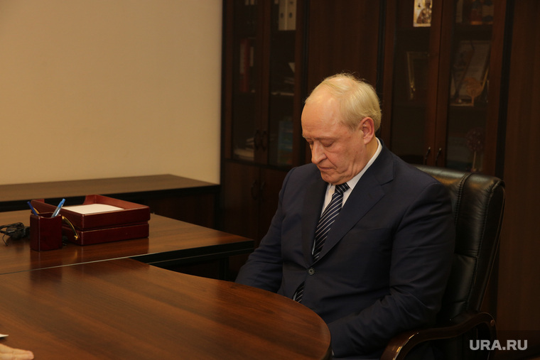 Борис Саломатин на встрече с губернатором заметно волновался