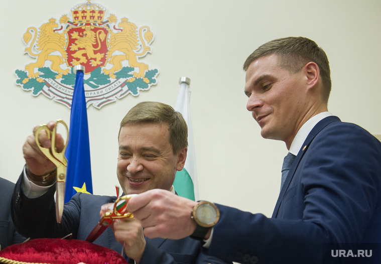 Александр Харлов (слева) и Андрей Соболев входят в федеральные кадровые резервы. А новый министр — пока только в «личной гвардии губернатора»