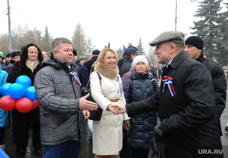 Назначение Гехт (в центре) представителем Дубровского (справа) в Совфед прошлой осенью стало небольшой сенсацией 