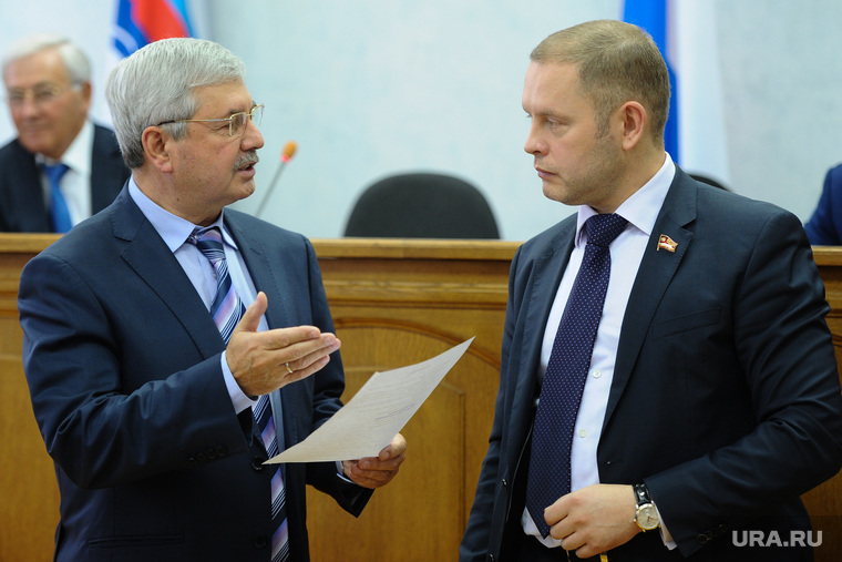 Прежде чем написать заявление об отставке, Мотовилов посоветовался с Мякушем (слева) 