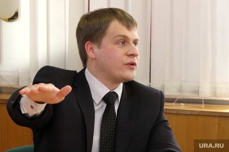 Координатор курганских либерал-демократов Юрий Александров в этом году заручился поддержкой отца и младшего брата