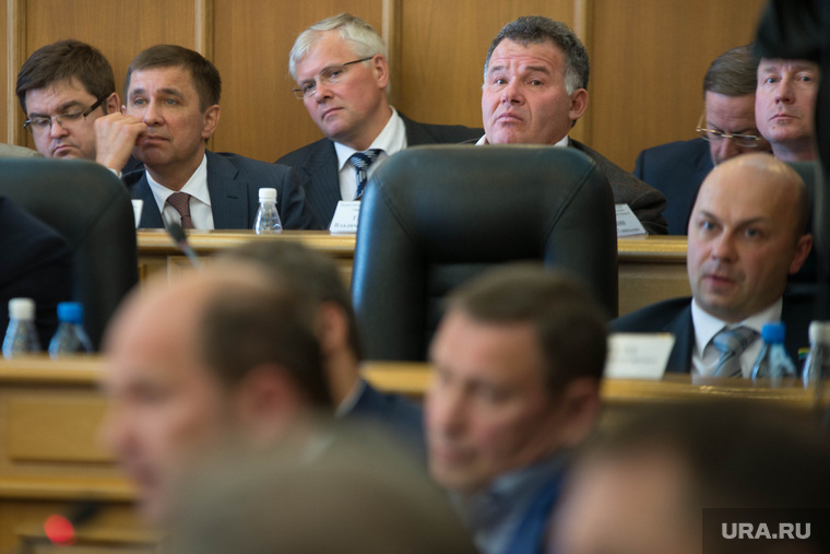 Команда у Аркадия Чернецкого все та же, поэтому набор работников со стороны выглядит несколько необычным для экс-мэра Екатеринбурга 