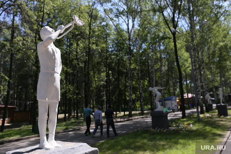 Сегодня парк Маяковского пригоден только как трасса для горного велосипеда. Разговоры о реформе ЦПКиО по примеру Москвы идут много лет 