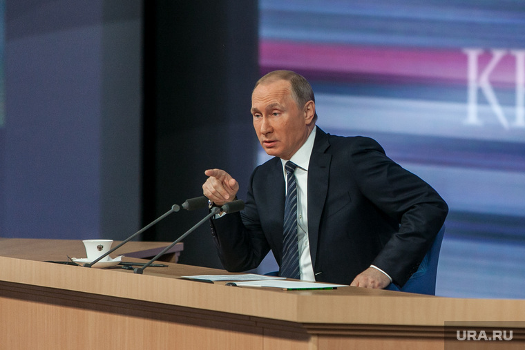 Россияне недовольны своим экономическим положением, но на рейтинге главы государства это не сказывается 