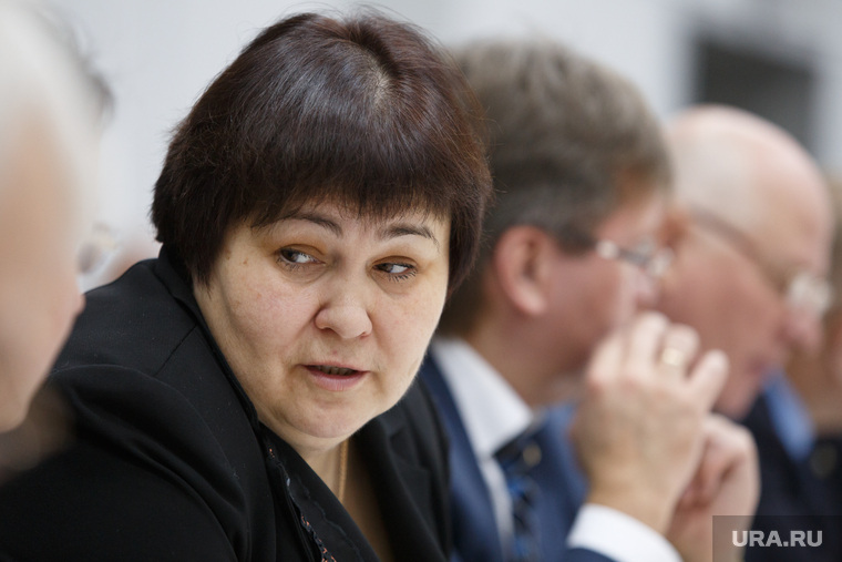 Артемовские депутаты демонстрируют недовольство своим главой, однако Ольга Кузнецова, как и Евгений Ройзман, ничего не решает. «Нужен скандал для выборов» 