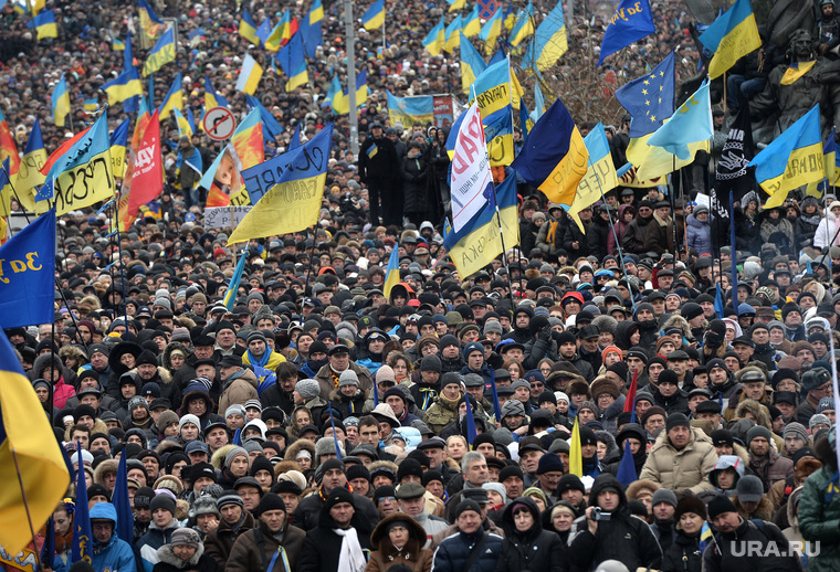 На Украине «майданная эйфория» оказалась кратковременной. Старую государственную идеологию она не сломала