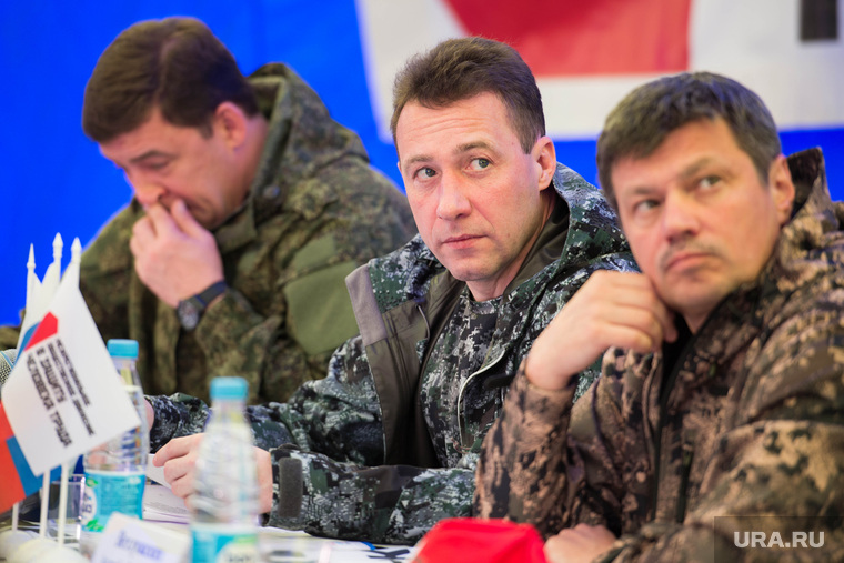 Лишь один «фронтовик» Андрей Ветлужских находится под защитой полпредства. Остальные терпят давление ЕР