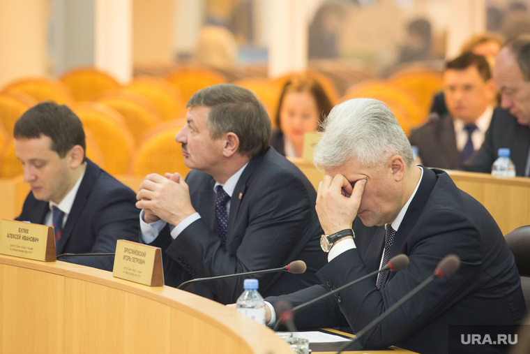 Действующим депутатам наступают на пятки политики-новички из «Газпрома»