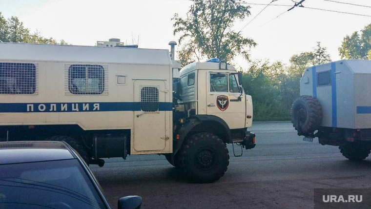 ОМОН нагрянул на челябинские кладбища