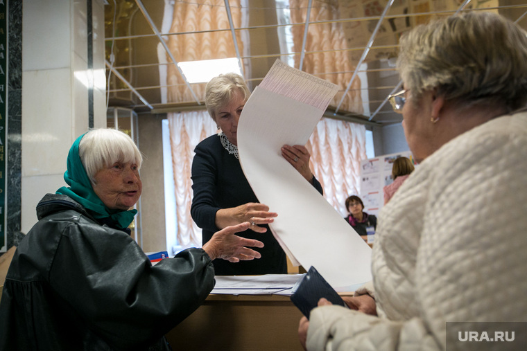 На избирательных участках особенно активно голосовали пенсионеры