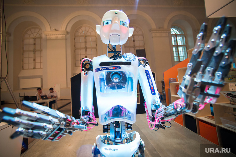 Рекрутеры уверены: даже самый умный робот никогда полностью не заменит человека.
