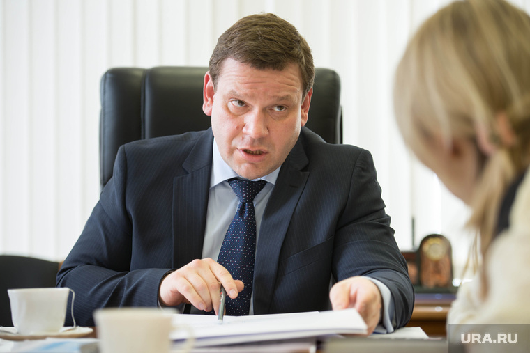 У Дмитрия Ноженко давно копились претензии к руководству МФЦ. Больше он терпеть не намерен