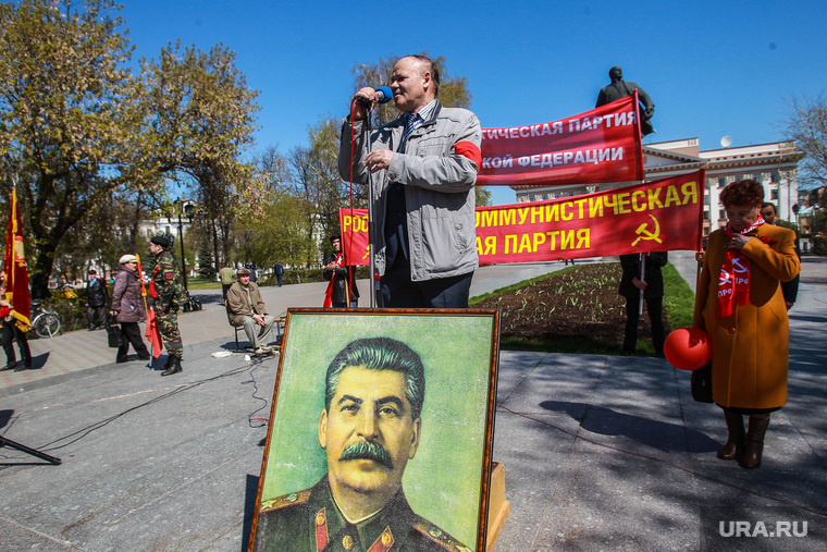 РКРП Александра Черепанова ходит на митинги вместе с КПРФ, но на выборах может поставить думским коммунистам подножку.