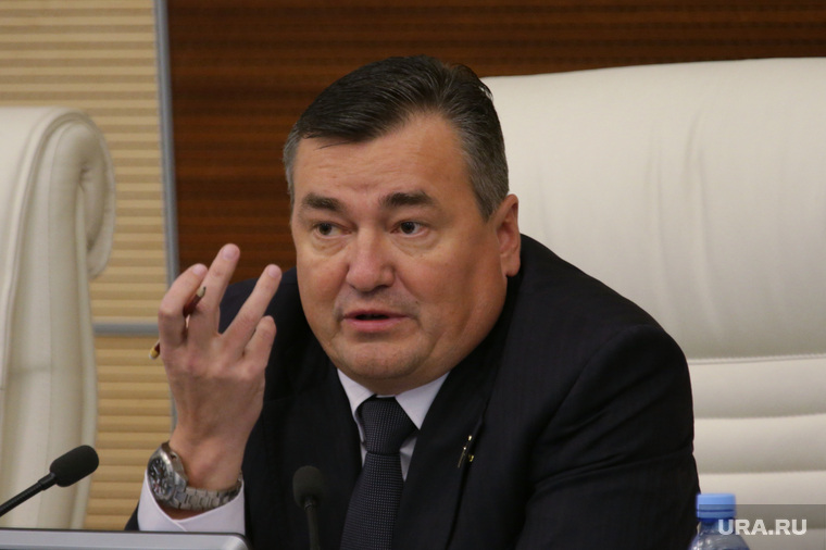 В пылу агитации Валерий Сухих предложил коллегам не забывать о работе