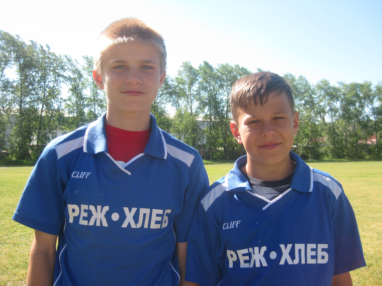 Михаил Пастухов (слева) и Сергей Суменков — надежда и гордость свердловского футбола