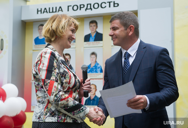Глава Нижней Салды Елена Матвеева: «День металлурга — единственный праздник, когда от рукопожатий у меня болит рука!»