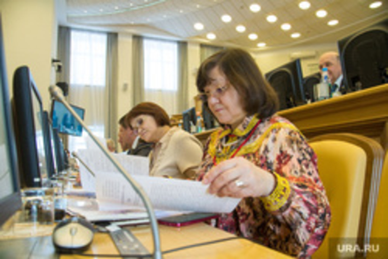 Депутатский мандат Госдумы Татьяна Гоголева (в бежевой блузке) получит при явке половины избирателей и 60% голосов, отданных за «партию власти»