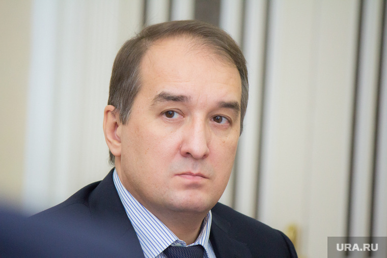 Активист ОНФ просит губернатора уволить ее зама Алексея Путина