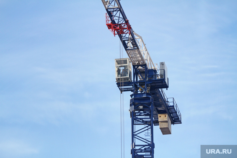 В мае на стройке ЖК «Базилик» сорвалась люлька башенного крана. В результате падения пострадало трое рабочих