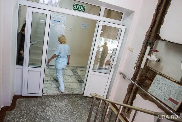 В МСЧ «Нефтяник» Елизавету согласились прооперировать и удалить лигатуры. Пациентке это обошлось в целом в 62 тыс. рублей