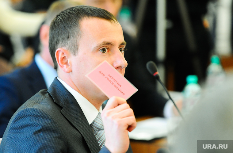 Галкин обещал, что депутаты поставят вопрос об увольнении директора МБУ Петрова, если тот не исполнит обязательств
