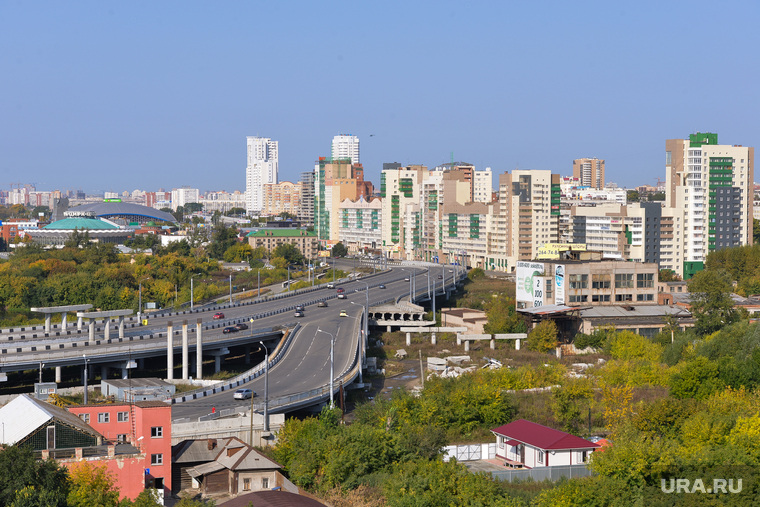 Дороги в Челябинске лучше, чем в Екатеринбурге. Но ориентироваться сложнее, признают «жители столицы».