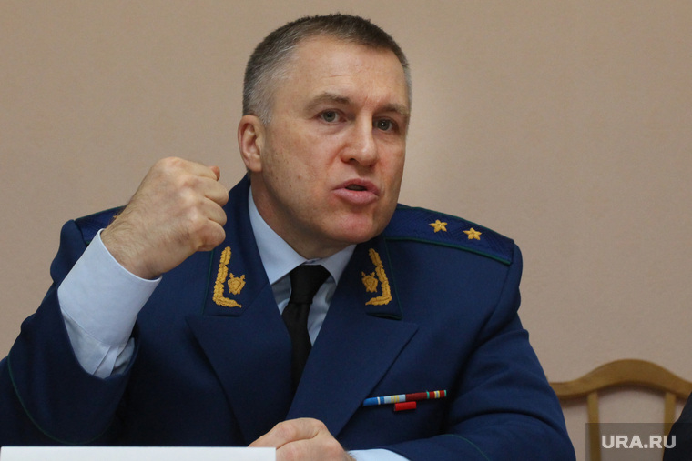 Прокурор области Игорь Ткачев тщетно пытается сдвинуть ситуацию с мертвой точки