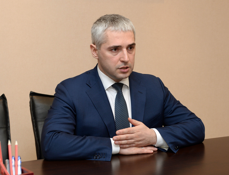 Глава администрации Ноябрьска Алексей Романов также является выходцем из «Запсибкомбанка»
