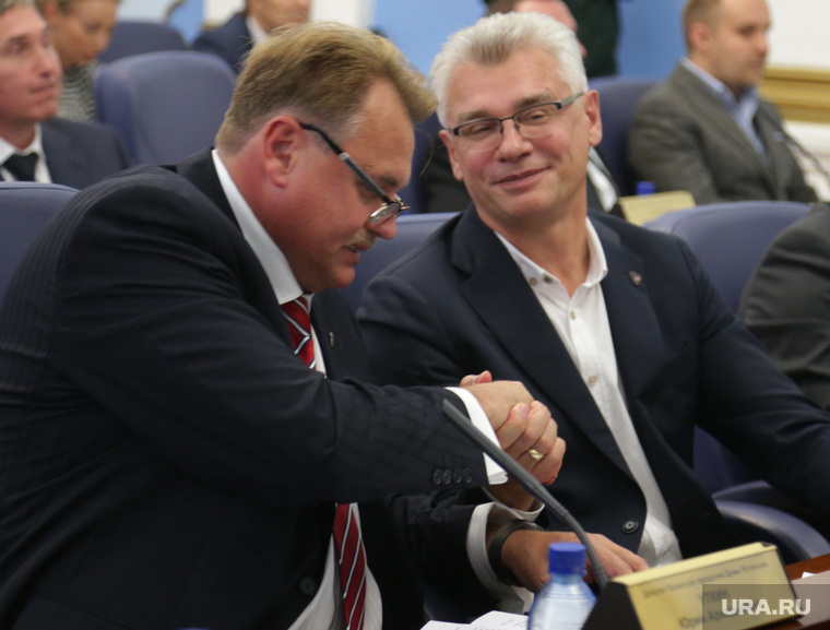 Алексею Грибанову (справа) все же нашлось место в руководстве