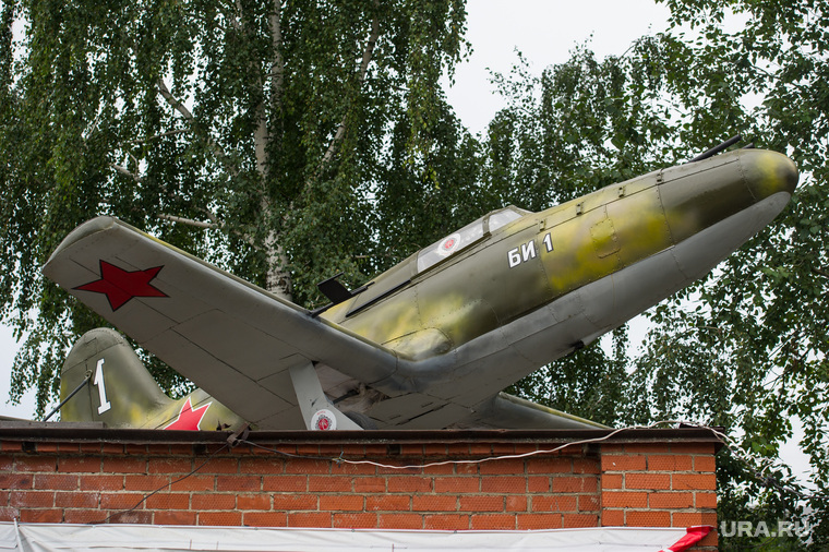 Точная копия самолета Би-1, который испытывал Бахчиванджи. Ее сделали для выставка Pussian Expo Arms, а в будущем она станет частью мемориального комплекса